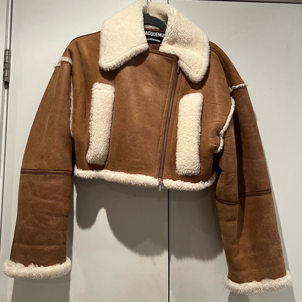 Jacquemus Paioù Cropped Shearling Jacket